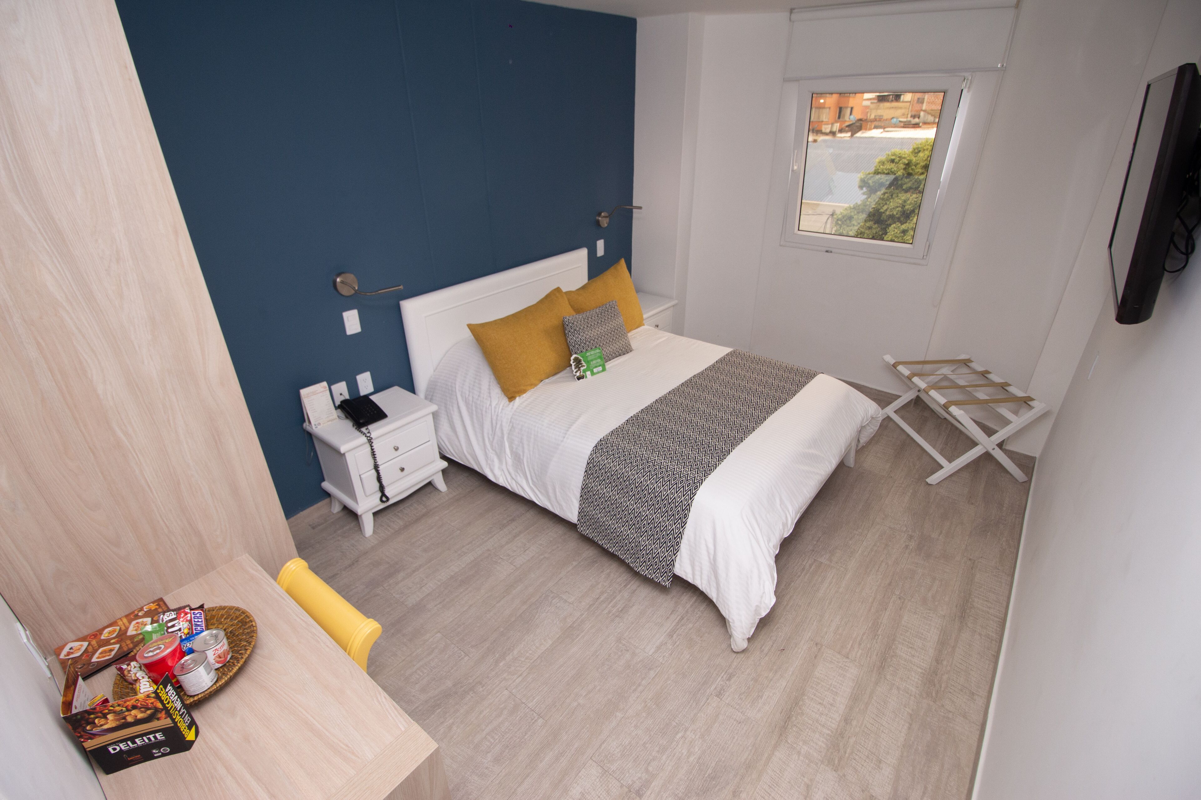 standard double room | minibar, in-room safe, desk, soundproofing