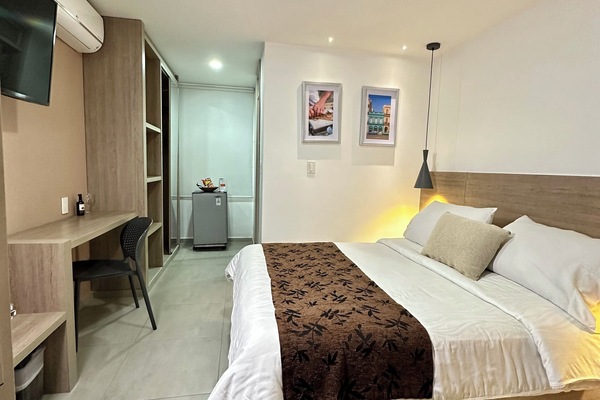 Standard Single Room | Minibar, in-room safe, desk, soundproofing