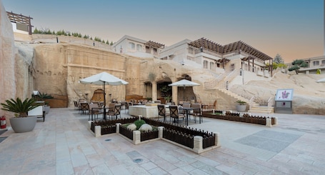 Exterior. Petra Guest House