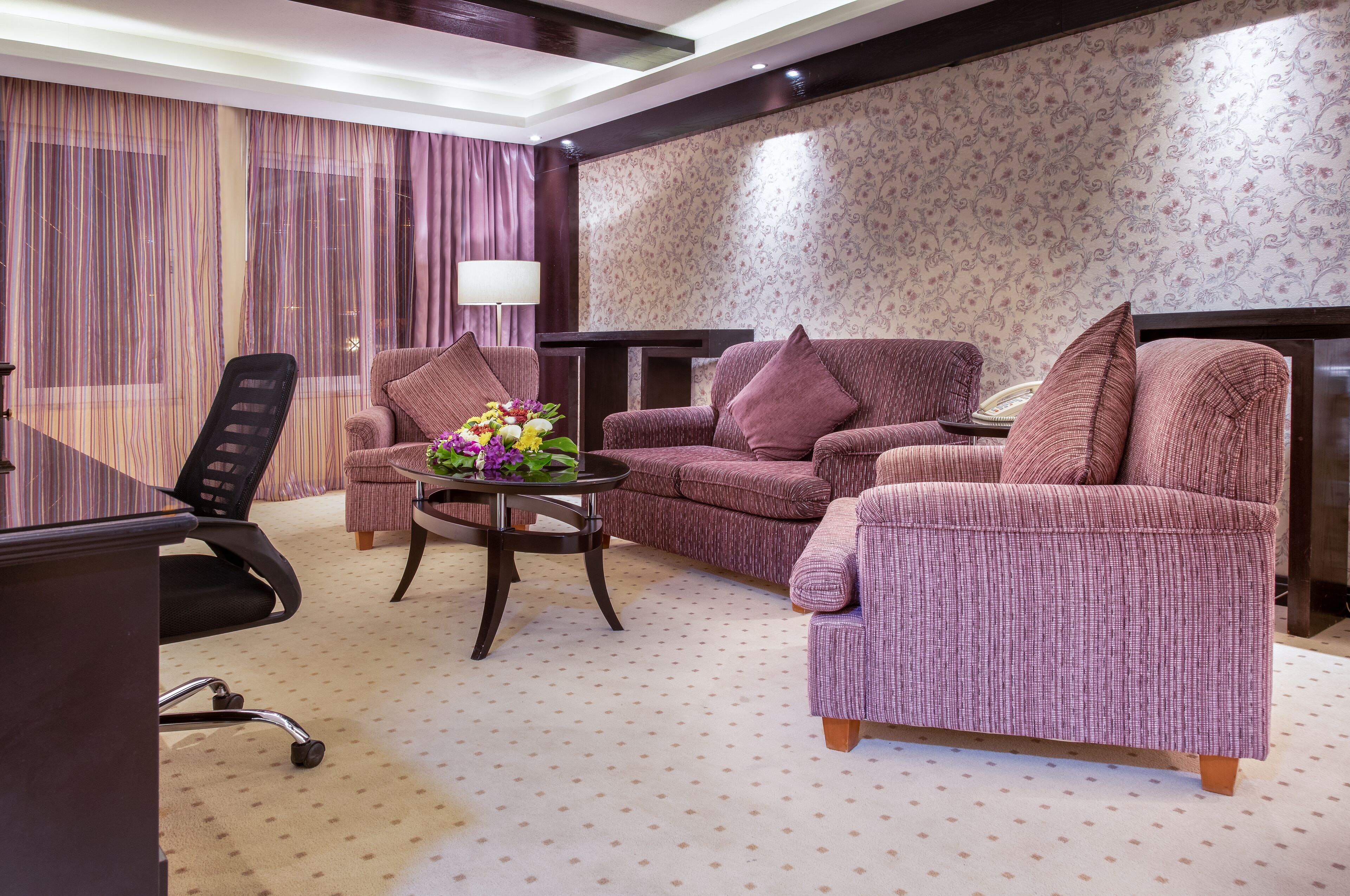 basic single room | minibar, in-room safe, desk, blackout curtains