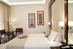 Minibar, in-room safe, desk, blackout drapes - Petra Guest House (Wadi Musa)