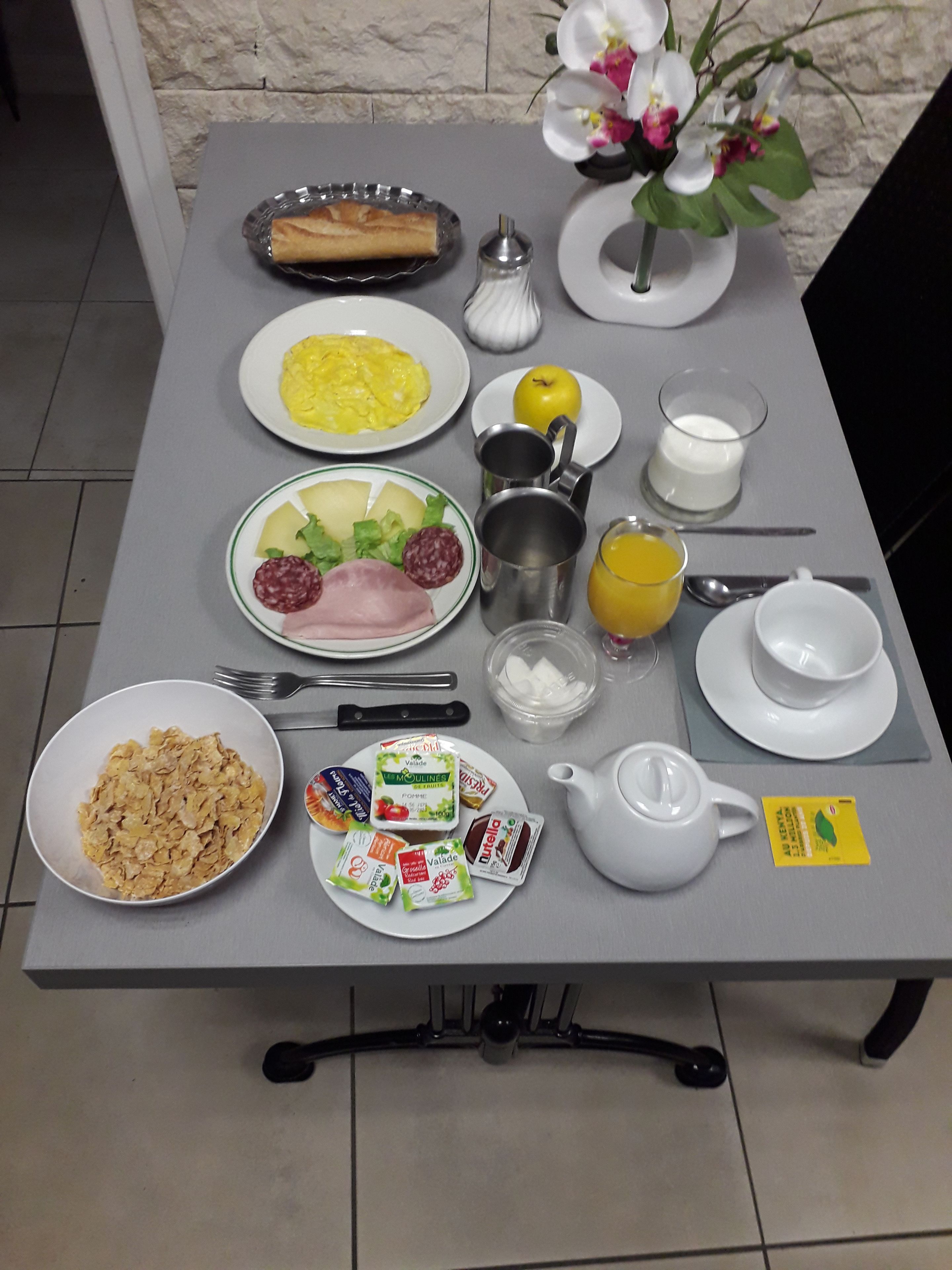 Daily full breakfast for a fee