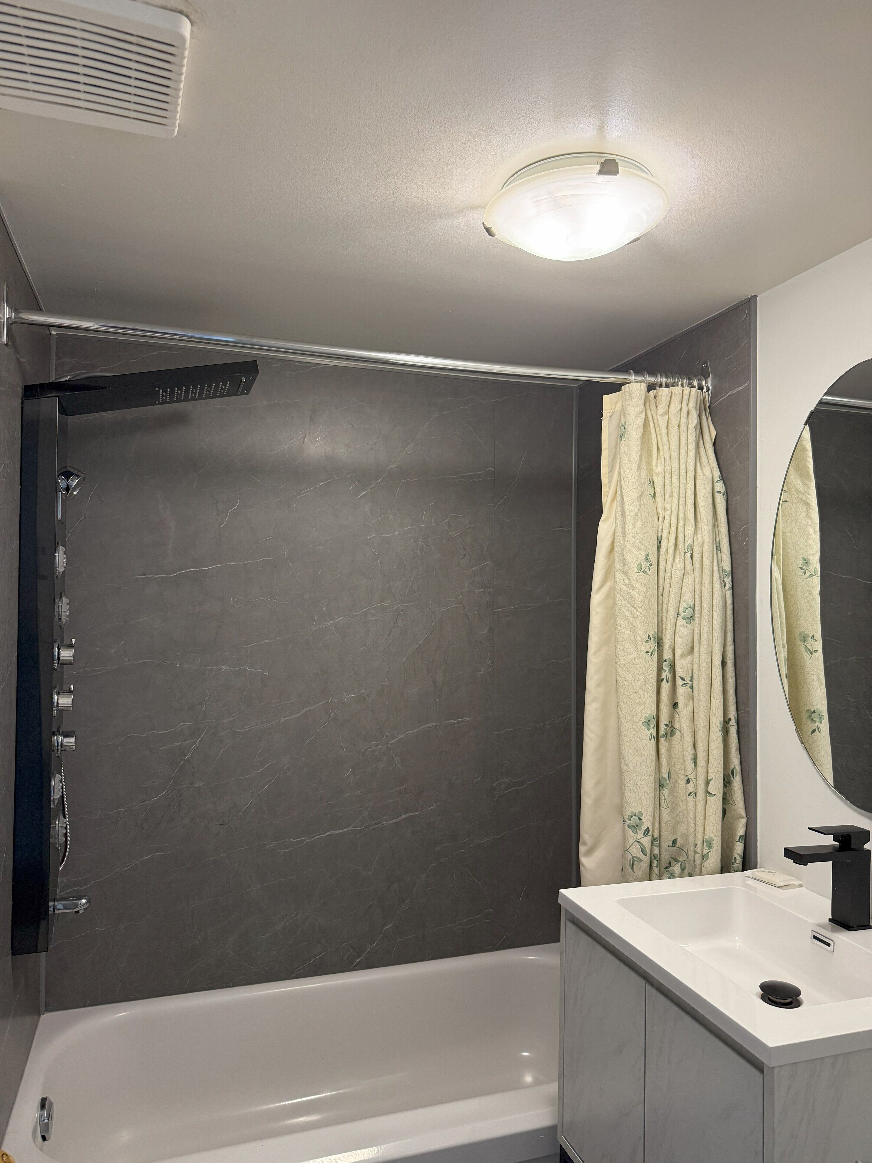 Condo, 1 Bedroom, Kitchen | Bathroom | Rainfall showerhead, free toiletries, hair dryer, towels