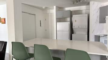 Leilighet, 2 soverom, kjøkken | Eget kjøkken