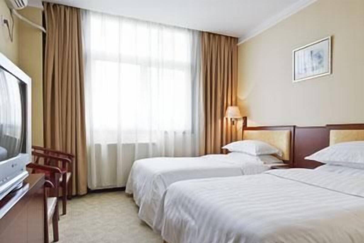 Standard twin room