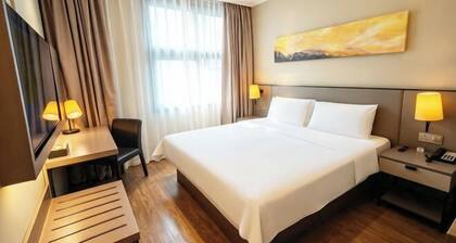 Homeinn Plus Hotel (Beijing Sanlitun Tuanjiehu Subway Station)