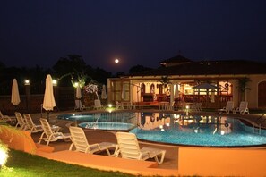 Kolam renang terbuka