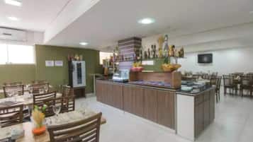 Desayuno buffet incluido todos los días