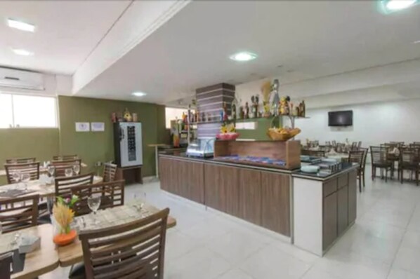 Petit déjeuner buffet compris tous les jours