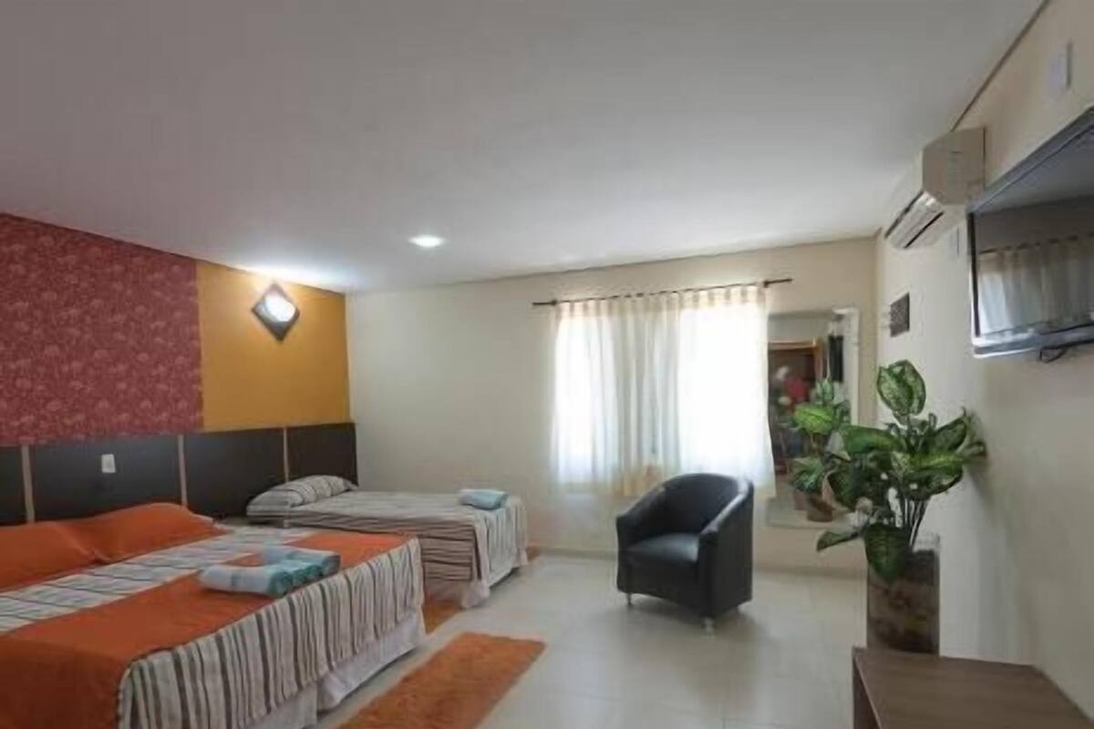 Minibar, caja de seguridad en la habitación y cortinas blackout