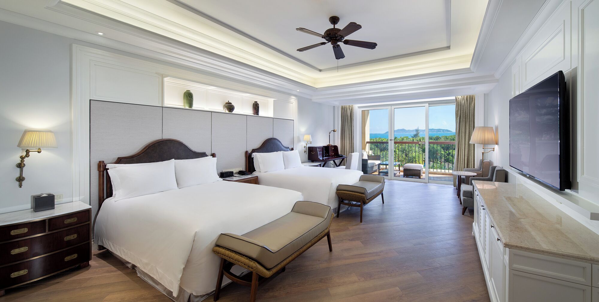 Habitación, 2 camas matrimoniales, balcón, vista al jardín | Ropa de cama de alta calidad, edredón y minibar 