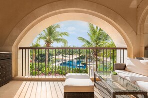 Family Studio, 2 Queen Beds, Balcony, Garden View | Premium bedding, down comforters, minibar, in-room safe