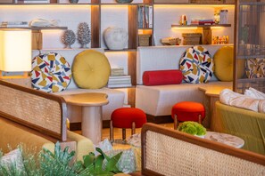Executive lounge - Dusit Thani Maldives (Mudhdhoo)