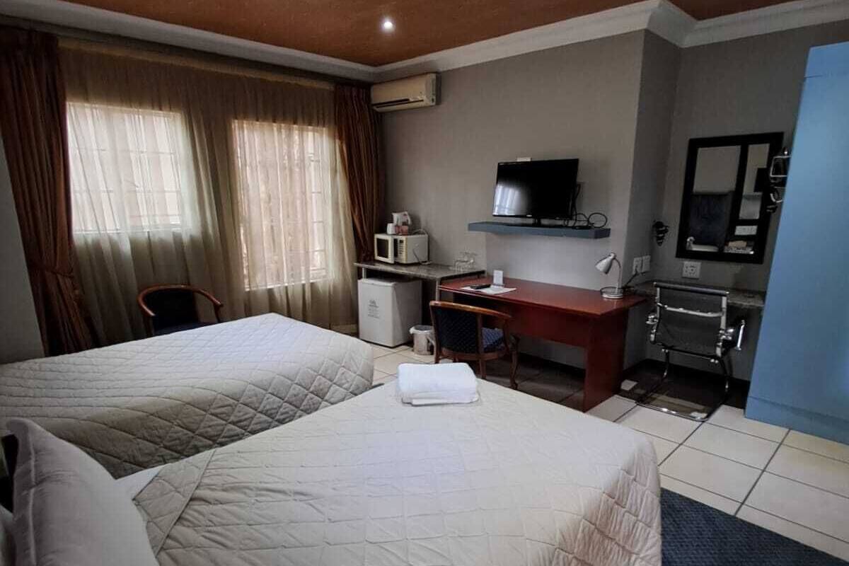 14 bedrooms, premium bedding, Select Comfort beds, in-room safe