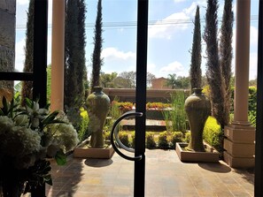 Reception - Constantia Manor Guest House (Pretoria)