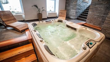 室内 SPA 浴缸