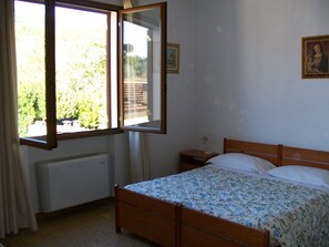 أغطية فراش متميزة وألحفة محشوة بالريش وطراز فريد لكل وحدة ومكتب