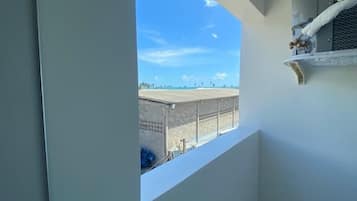 Quarto duplo pequeno | 遮光布/窗簾、熨斗/熨衣板、免費無線上網