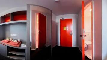 Laptop workspace, iron/ironing board, free WiFi, bed sheets