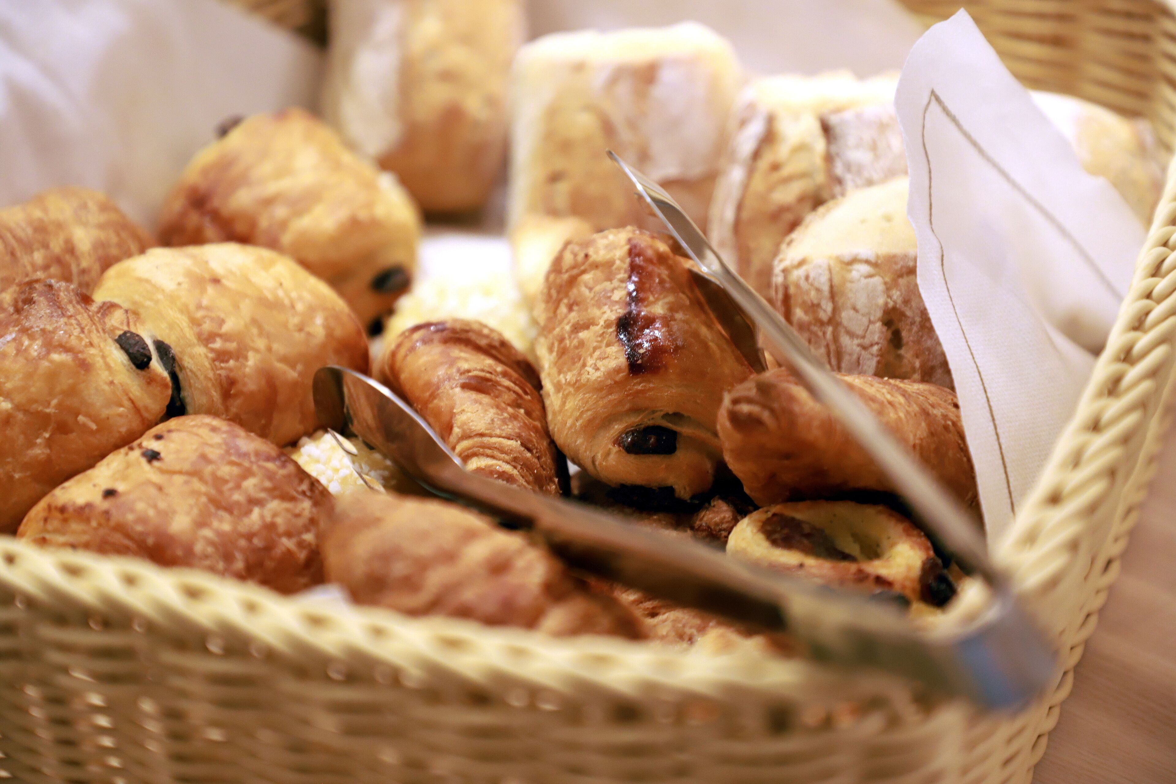 daily full breakfast (eur 14.50 per person)