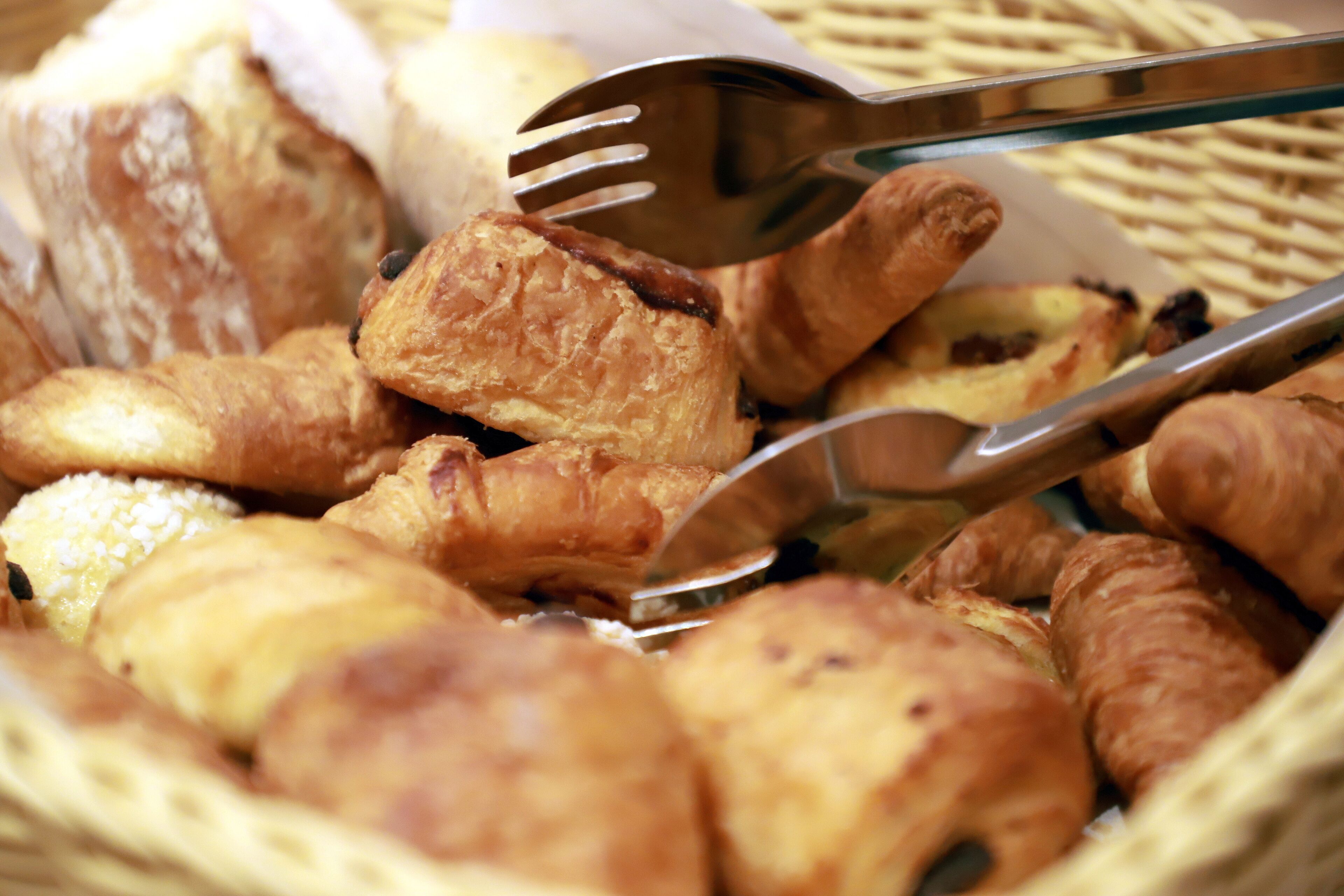 daily full breakfast (eur 14.50 per person)