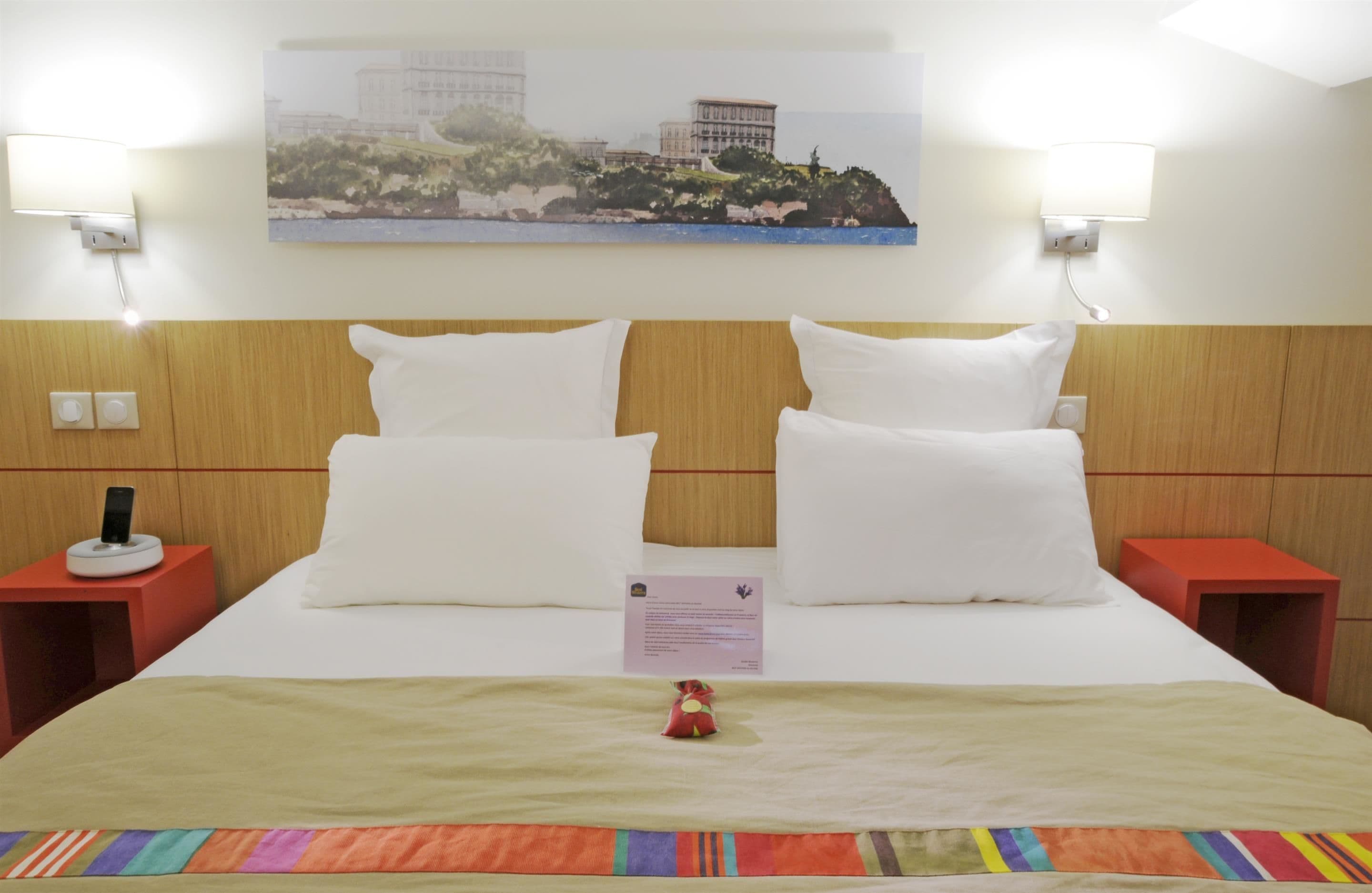 comfort room, 1 double bed, non smoking | premium bedding, in-room safe, desk, soundproofing