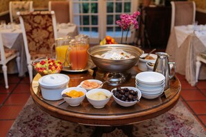 Breakfast buffet - Maison Chablis (Franschhoek)