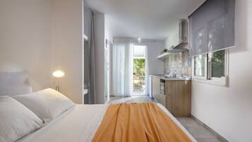 Bungalow with Private Garden | Premium bedding, in-room safe, soundproofing, iron/ironing board