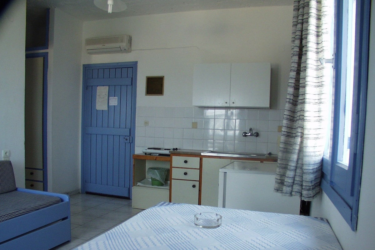 Standard Apartment | In-room dining