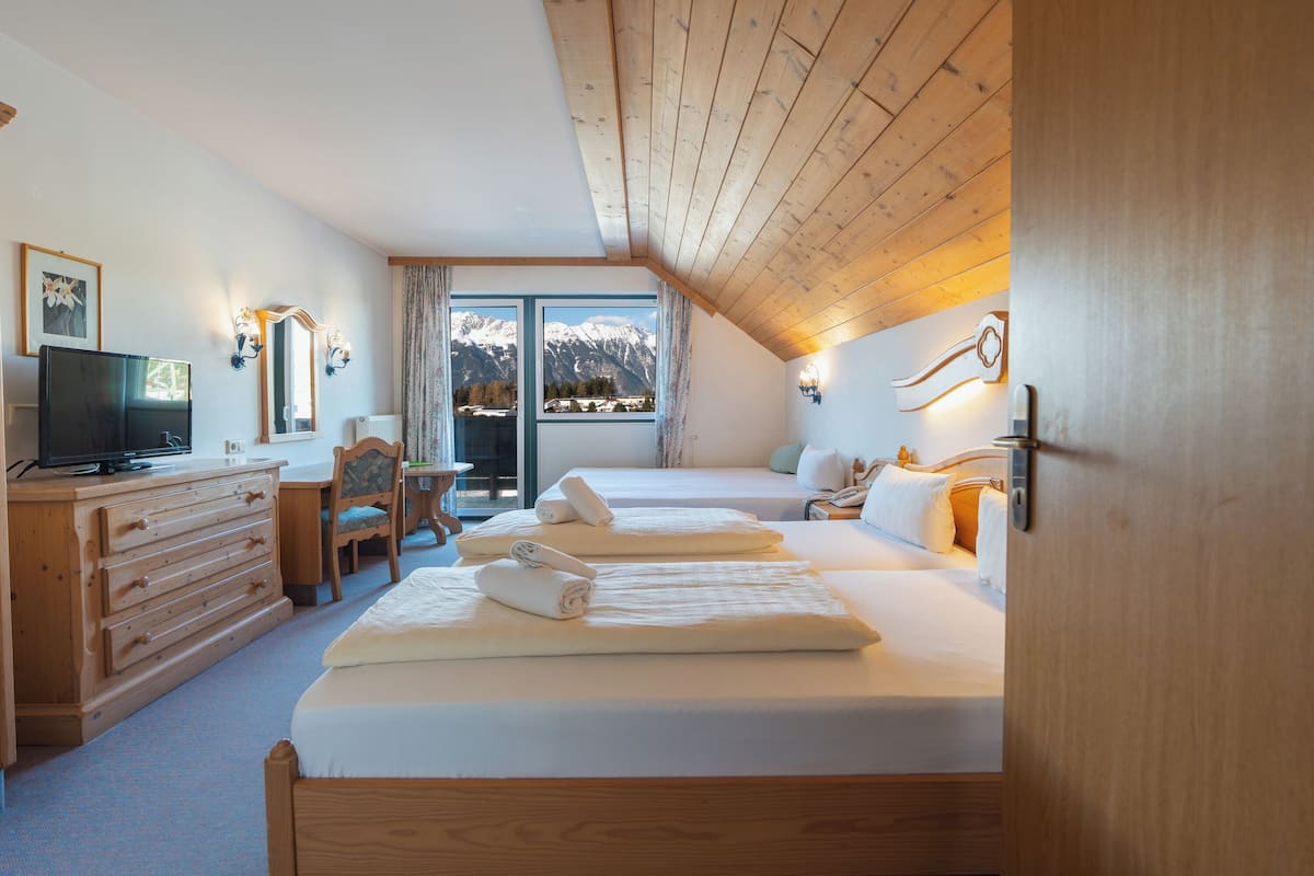 Individually decorated, individually furnished, soundproofing, free WiFi