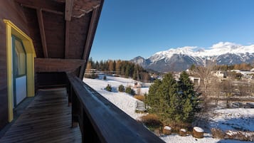 Family Suite, 2 Bedrooms, Balcony, Mountain View | Individually decorated, individually furnished, soundproofing, free WiFi