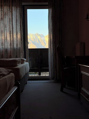 1 bedroom, individually decorated, individually furnished, soundproofing