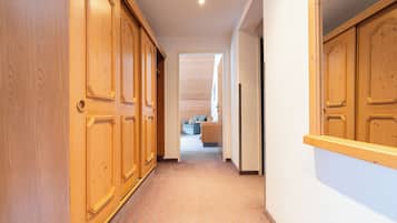 Family Suite, 2 Bedrooms, Balcony, Mountain View | Individually decorated, individually furnished, soundproofing, free WiFi