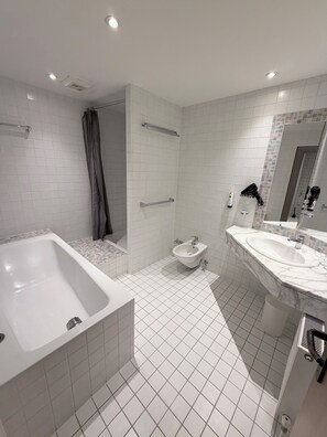 Bathroom - Hotel Gruberhof (Innsbruck)