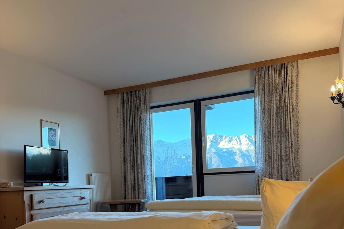 1 bedroom, individually decorated, individually furnished, soundproofing