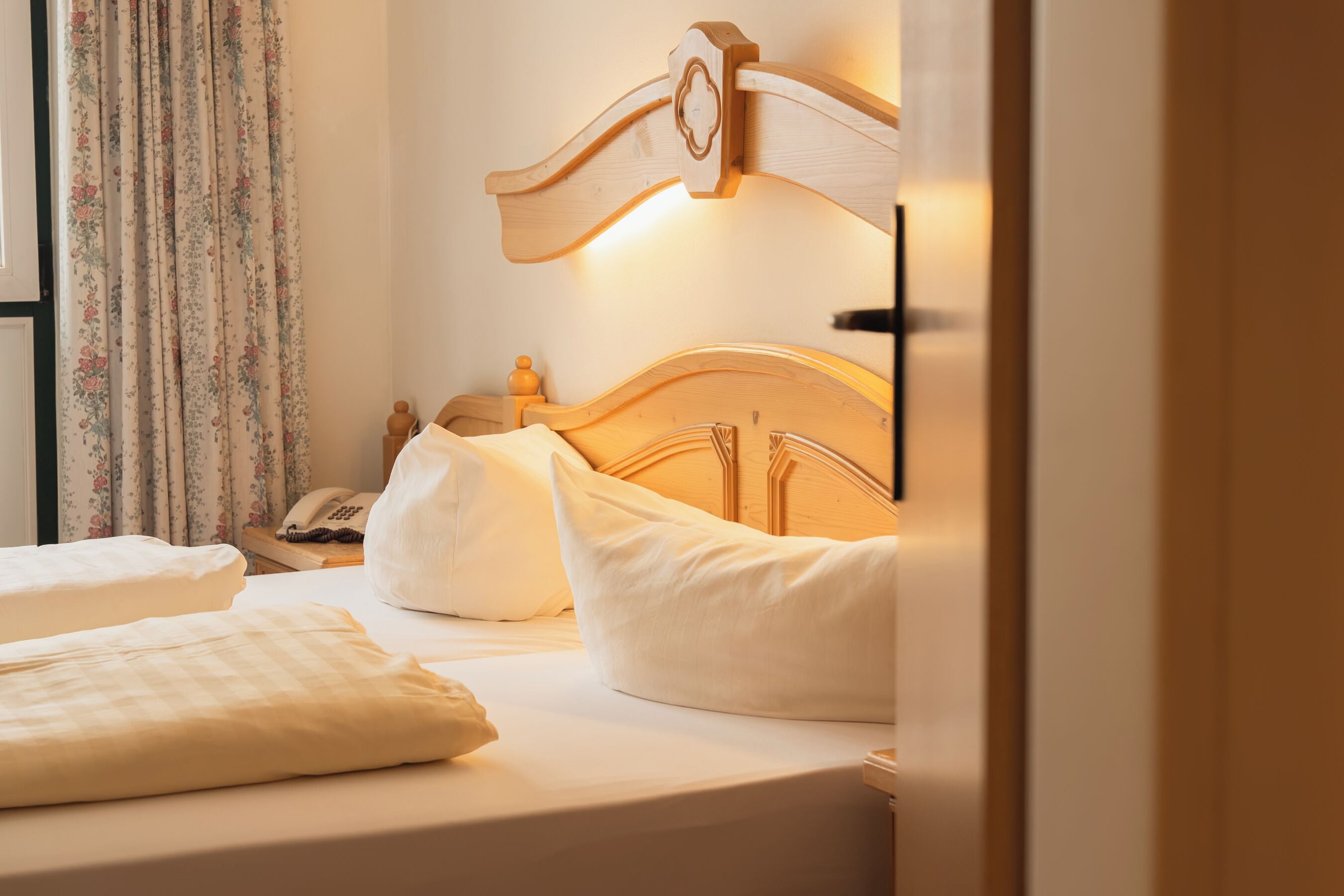 特色装修、特色家居、隔音、免费 WiFi