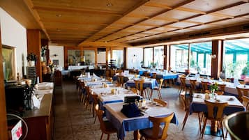Daily buffet breakfast (EUR 17 per person)