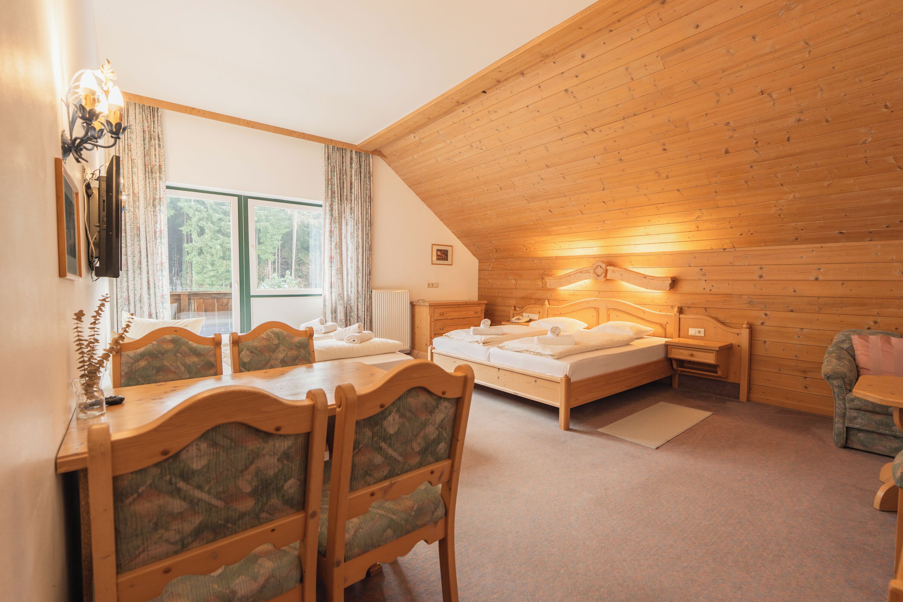 Traditional Suite, 2 Bedrooms, Balcony