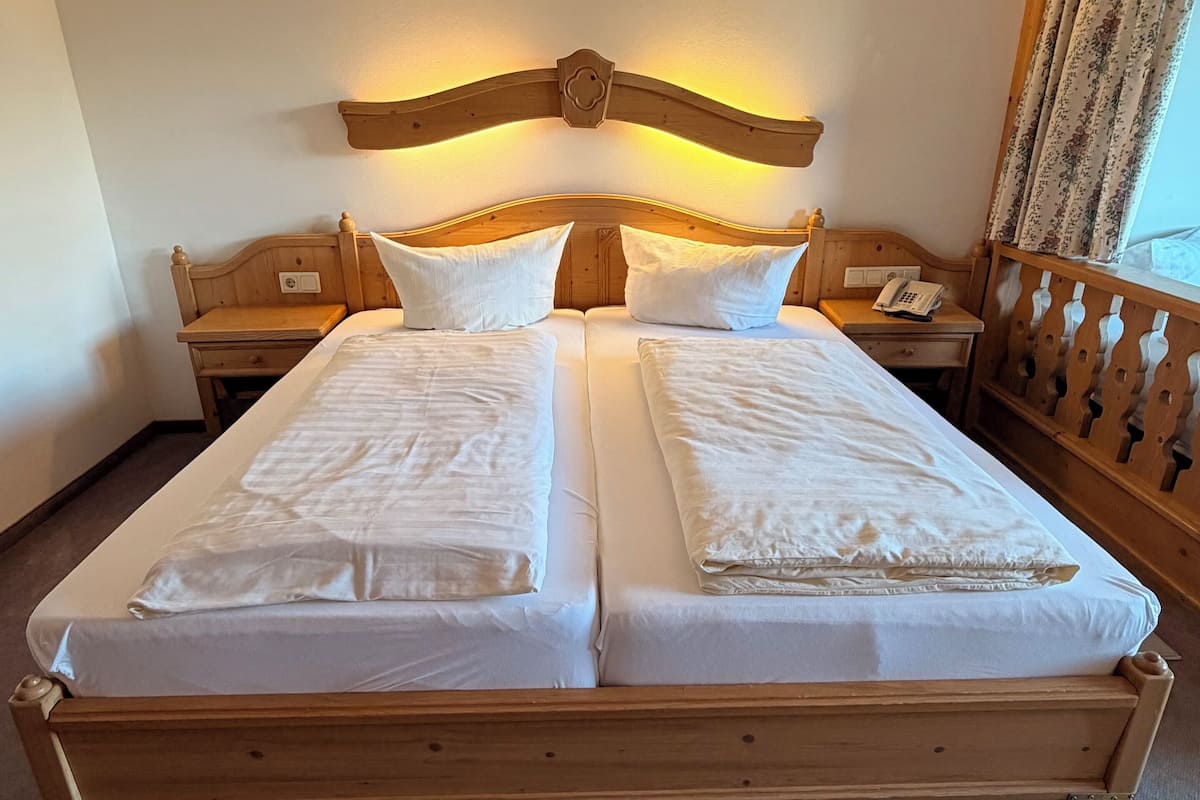 Standard Double Room, Balcony | 1 bedroom, individually decorated, individually furnished, soundproofing