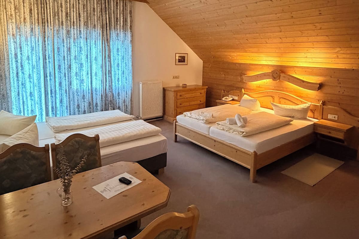 Traditional Suite, 2 Bedrooms, Balcony | 1 bedroom, individually decorated, individually furnished, soundproofing