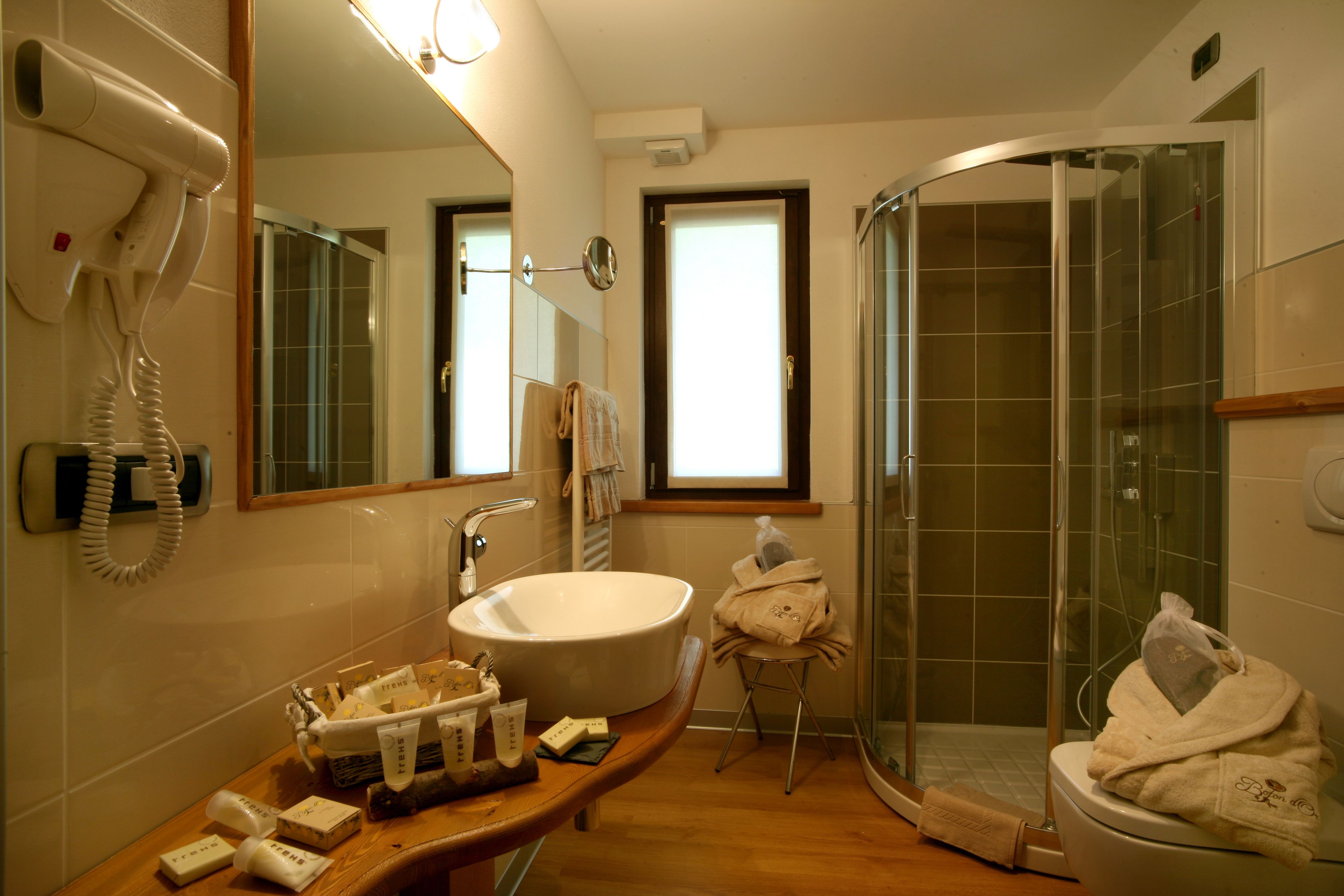 shower, free toiletries, hair dryer, slippers