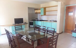 标准公寓, 3 间卧室, 厨房 | 客房内用餐