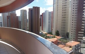 标准公寓, 3 间卧室, 厨房 | 阳台景观