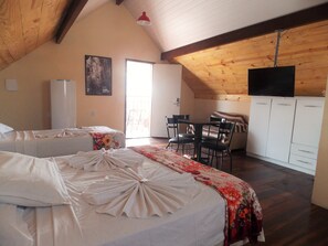 Minibar, rideaux occultants, Wi-Fi gratuit, draps fournis