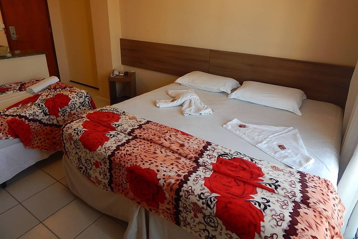 Minibar, blackout drapes, free WiFi, bed sheets