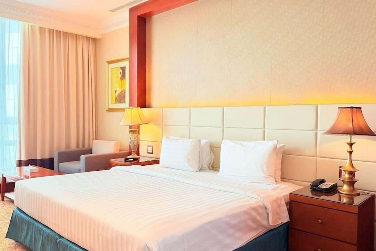 Betten mit Memory-Foam-Matratzen, Zimmersafe, Schreibtisch