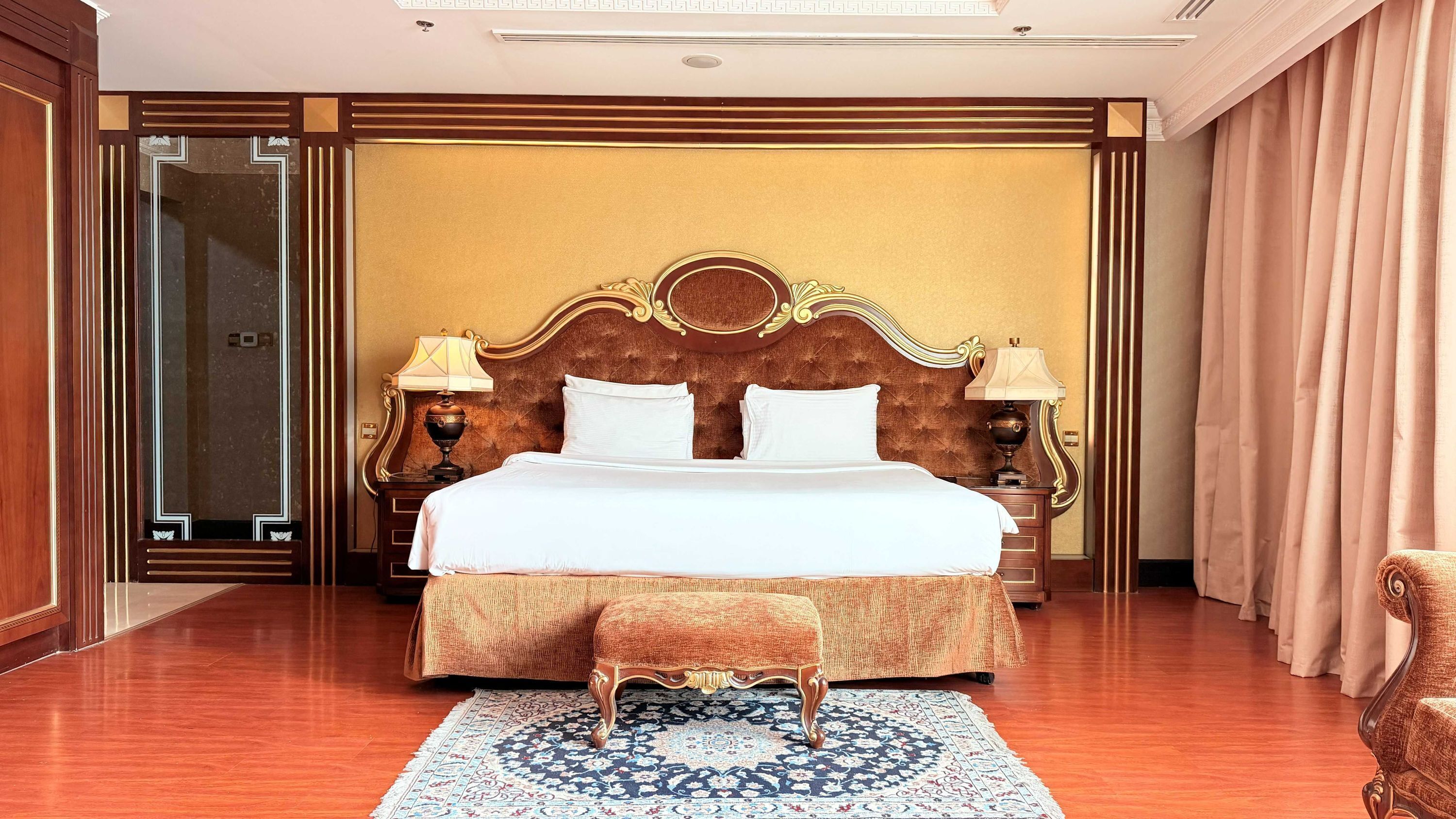 總統套房 | 記憶床墊、客房內保險箱、書桌、遮光布/窗簾