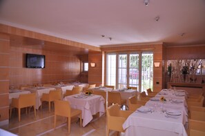 Middag serveres