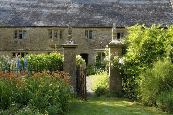 Garden - Lower Severalls Farmhouse (Crewkerne)