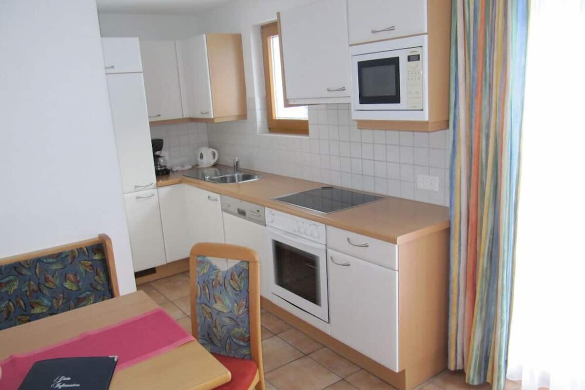 apartment, 2 bedrooms, balcony (additional cleaning fee 100€) | private kitchen